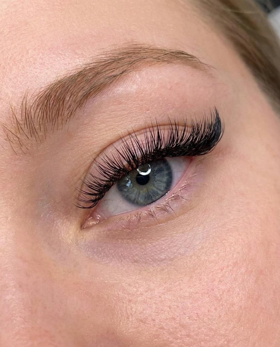 Cat-Eye Wimpernverlängerung — Trend-Style, Close-up