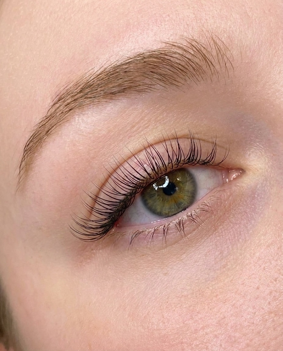 1:1 Classic Wimpernverlängerung — Close-up